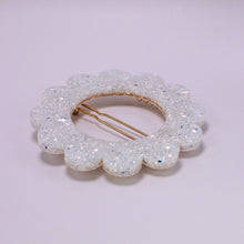 Charger l&#39;image dans la galerie, Barrette Fleur paillettes blanches