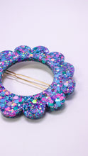 Charger l&#39;image dans la galerie, Barrette Fleur paillettes bleues et roses