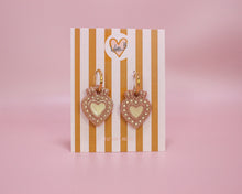 Charger l'image dans la galerie, Pampilles cœur ex-voto crème &amp; doré