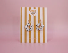 Charger l'image dans la galerie, Pampilles fleurs / mini pampilles blanc à pois noir