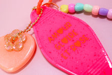 Charger l'image dans la galerie, Porte clefs grigri Amour gloire et rosé