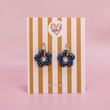 Charger l'image dans la galerie, Pampilles fleurs bleu marine à pois crème