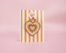 Charger l'image dans la galerie, Broche Cœur ex-voto crème &amp; or