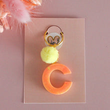 Charger l'image dans la galerie, Porte clefs lettre C